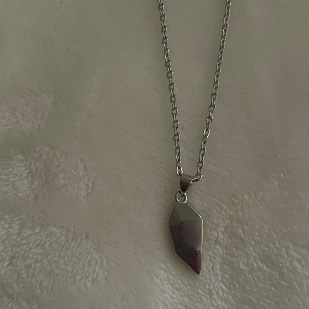 Chic Silver and Pink Pendant Necklace - Picture 2 of 4